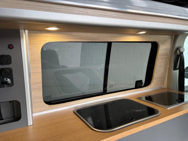 VW T6 BCNCamper Edition 2.0 TDI 114 CV ETIQUETA MEDIOAMBIENTAL ECO - Imagen 20