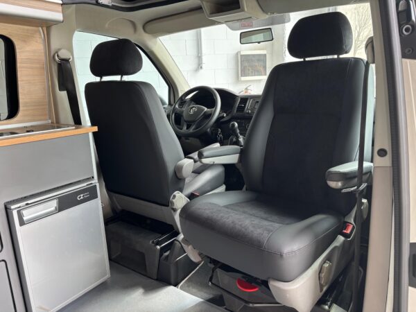 VW T6 BCNCamper Edition 2.0 TDI 114 CV ETIQUETA MEDIOAMBIENTAL ECO - Imagen 10