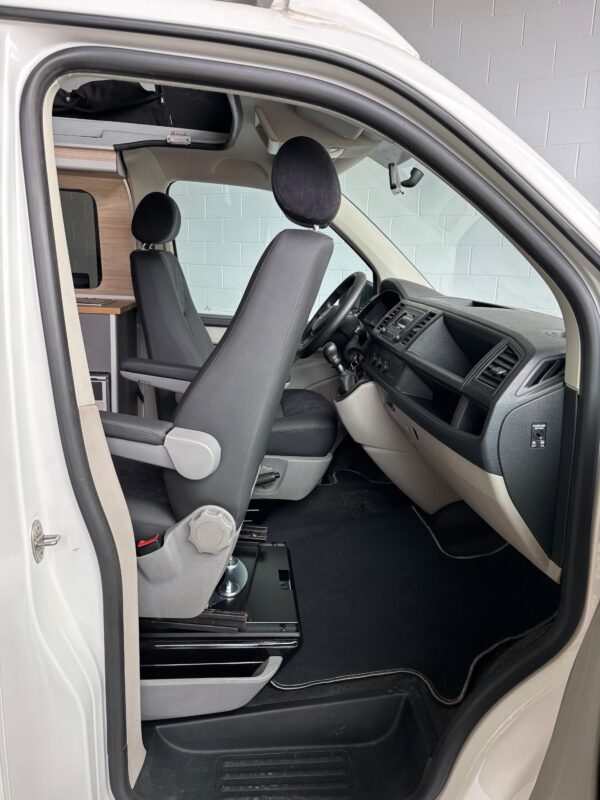 VW T6 BCNCamper Edition 2.0 TDI 114 CV ETIQUETA MEDIOAMBIENTAL ECO - Imagen 11