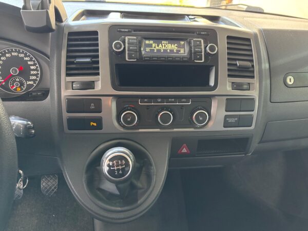 Volkswagen T5 Multivan 2012 2.0TDI 102cv - Imagen 24