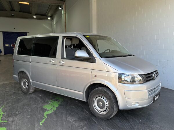 Volkswagen T5 Transporter 2.0 TDI 140 CV CON 9 ASIENTOS Y ENGANCHE HOMOLOGADO - Imagen 2