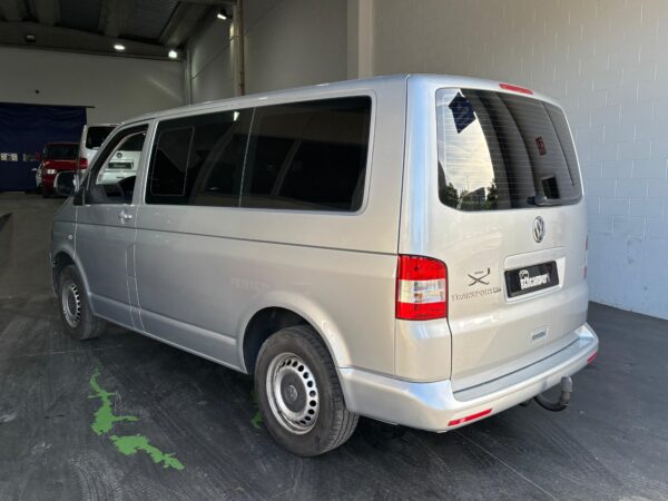 Volkswagen T5 Transporter 2.0 TDI 140 CV CON 9 ASIENTOS Y ENGANCHE HOMOLOGADO - Imagen 3