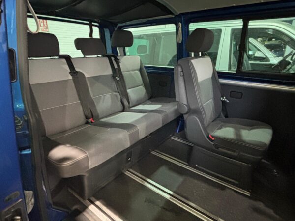 Volkswagen T5 Multivan 1.9 cc TDI 102 cv del 2007 - Imagen 10