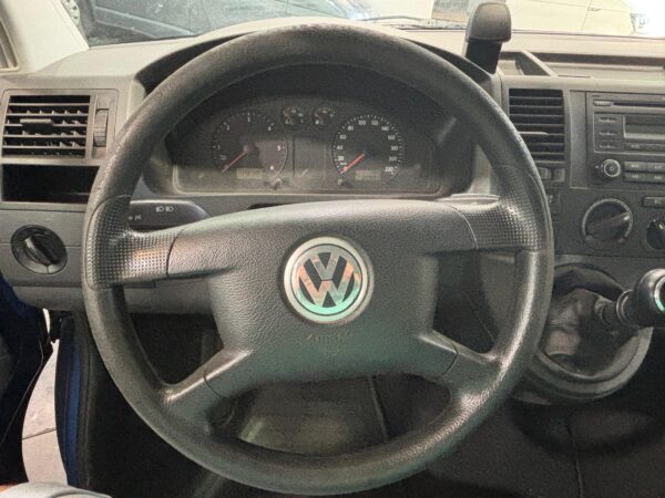 Volkswagen T5 Multivan 1.9 cc TDI 102 cv del 2007 - Imagen 13