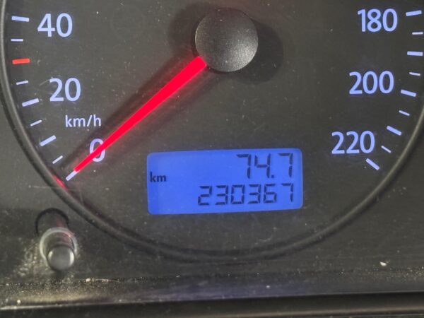 Volkswagen T5 Multivan Startline 1.9 cc TDI 102 cv del 2008 - Imagen 5
