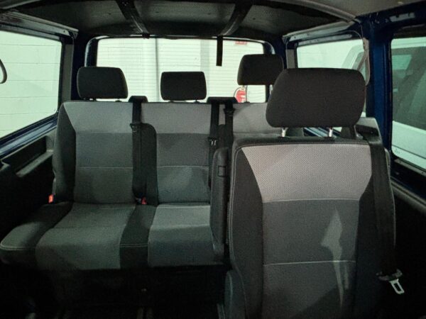 Volkswagen T5 Multivan 1.9 cc TDI 102 cv del 2007 - Imagen 8