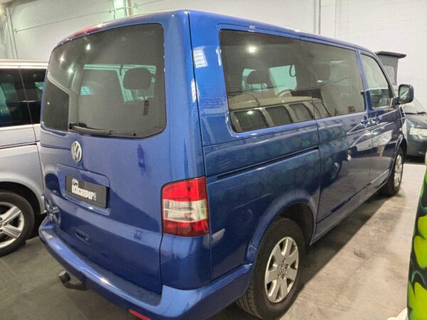 Volkswagen T5 Multivan 1.9 cc TDI 102 cv del 2007 - Imagen 5