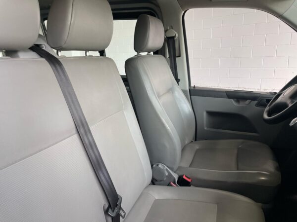 Volkswagen T5 Transporter L2H1 9 PLAZAS 131 CV - Imagen 13