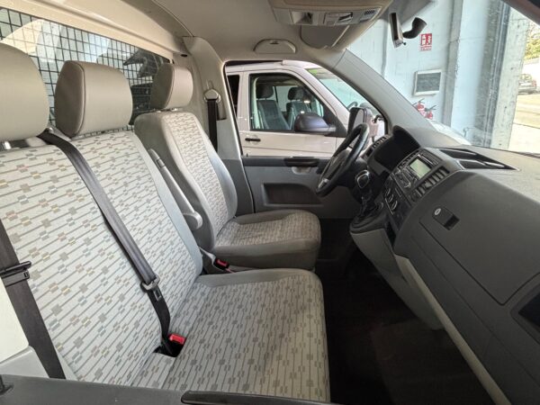 Volkswagen T5 Transporter 2.0cc 140cv TDI cambio automatico DSG con CAJA ABIERTA - Imagen 17